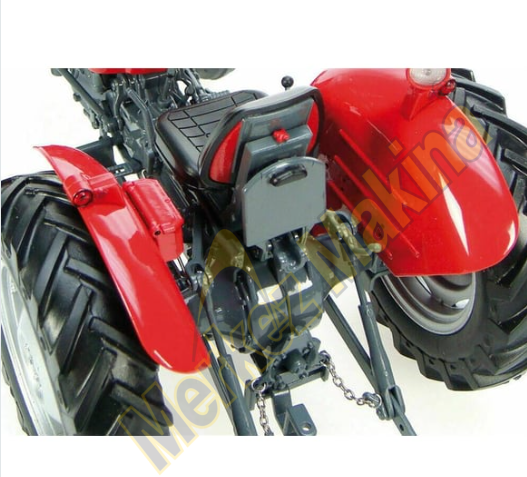 MASSEY FERGUSON 135 1:16 SCALE